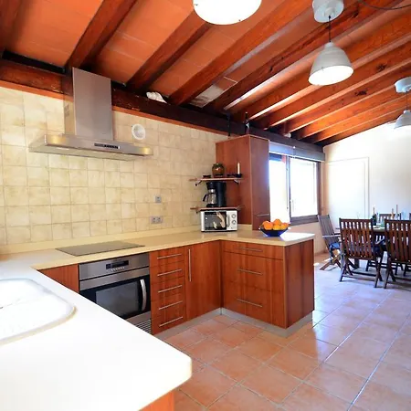 5 Oceanos Villa *